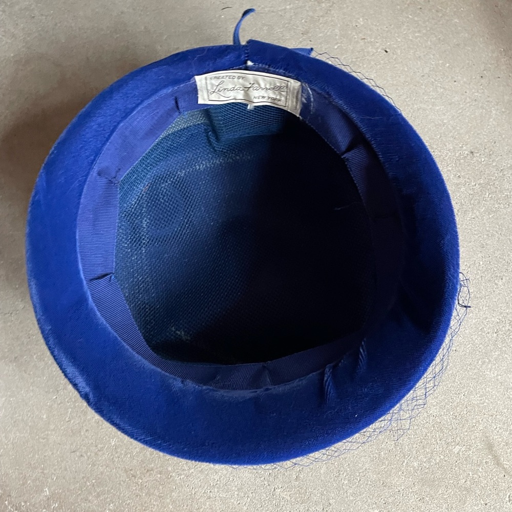 1950s Linda Farrell Velvet‎ Tall Hat - Picture 6 of 7